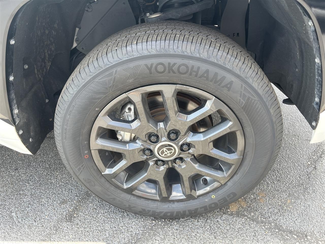 Toyota Tundra 4WD  2024