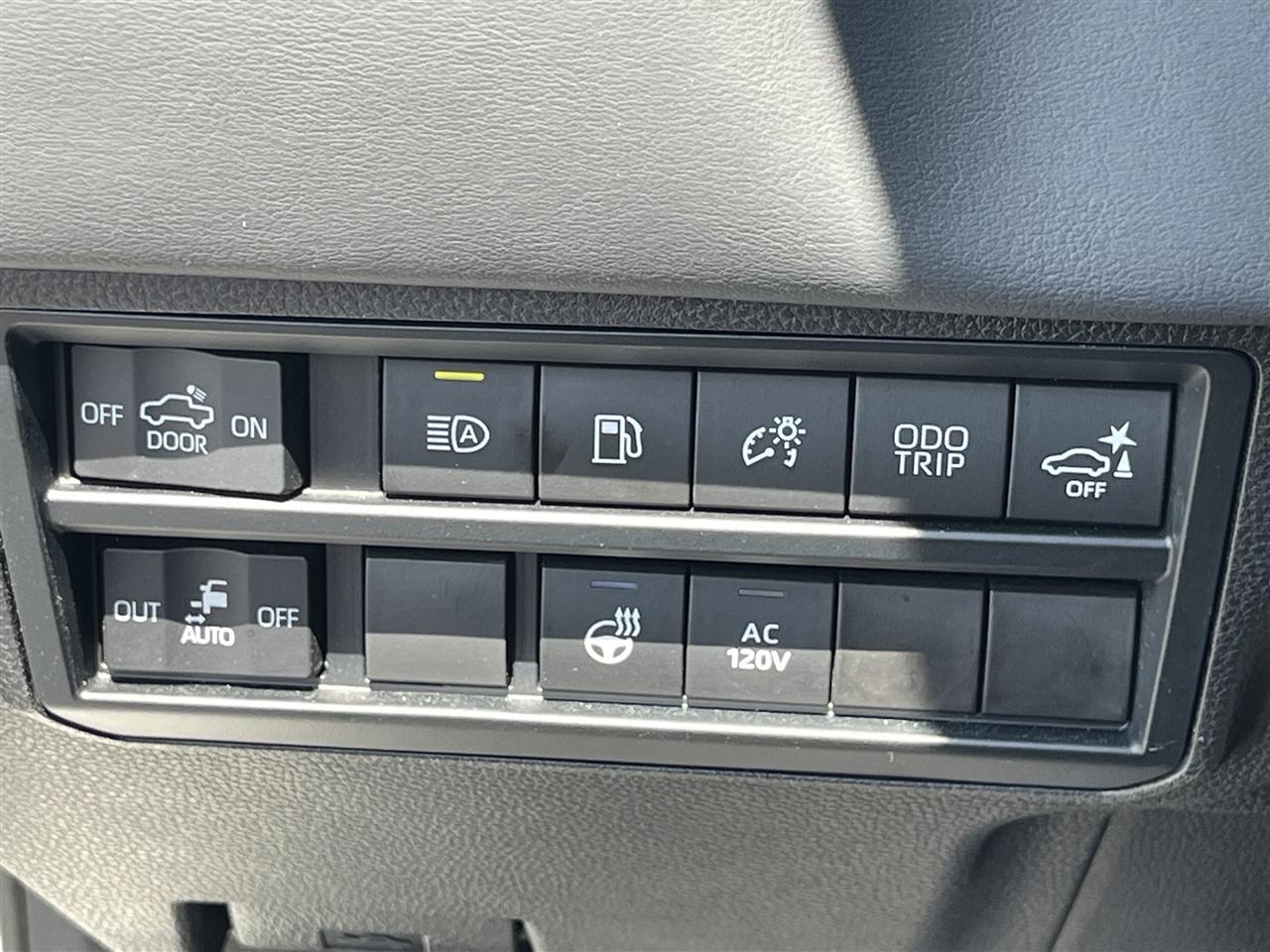Toyota Tundra 4WD  2024