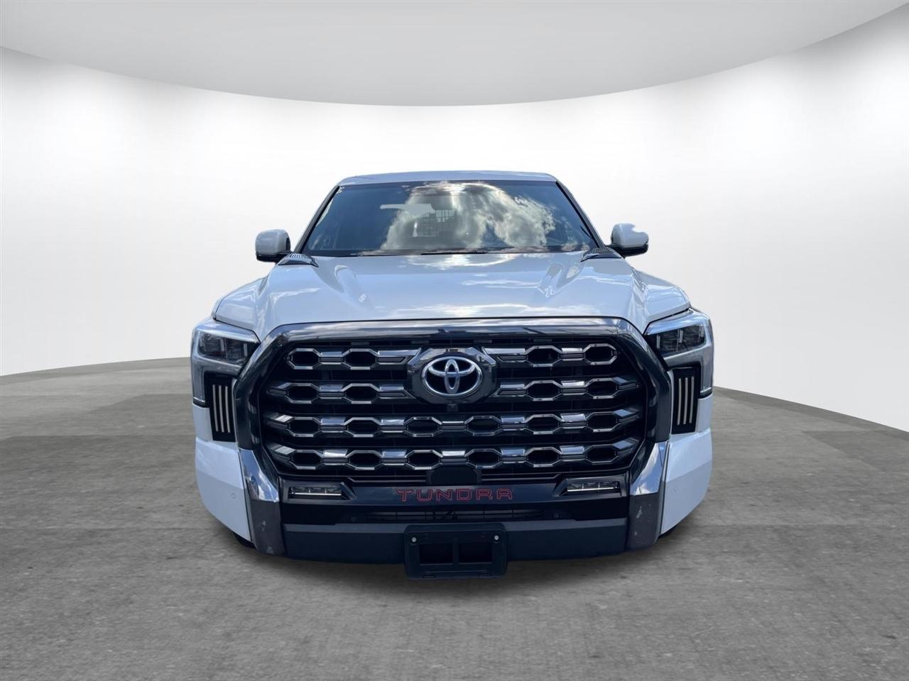 Toyota Tundra 4WD  2024