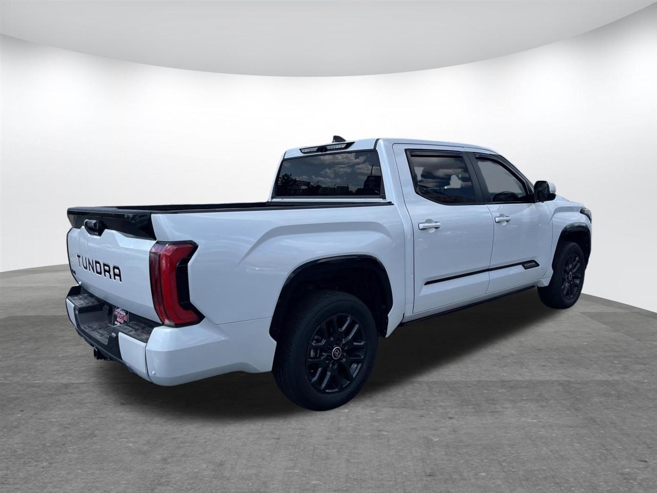 Toyota Tundra 4WD  2024