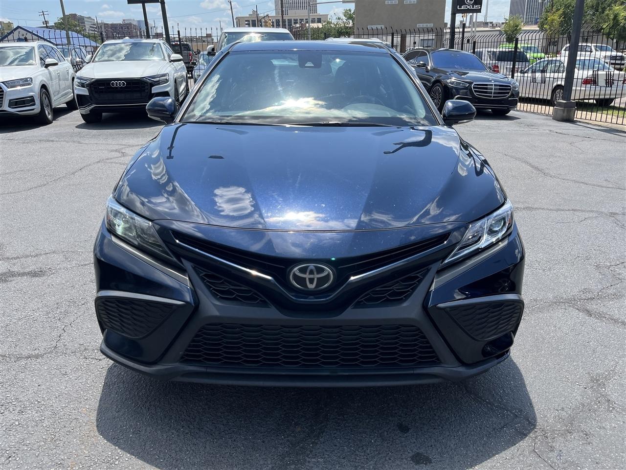 Toyota Camry  2021