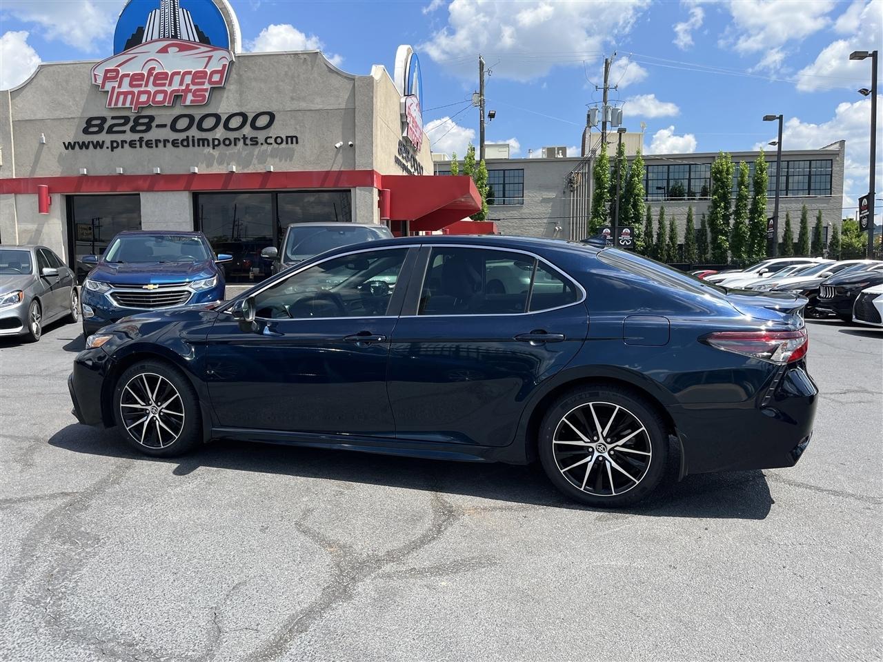 Toyota Camry  2021