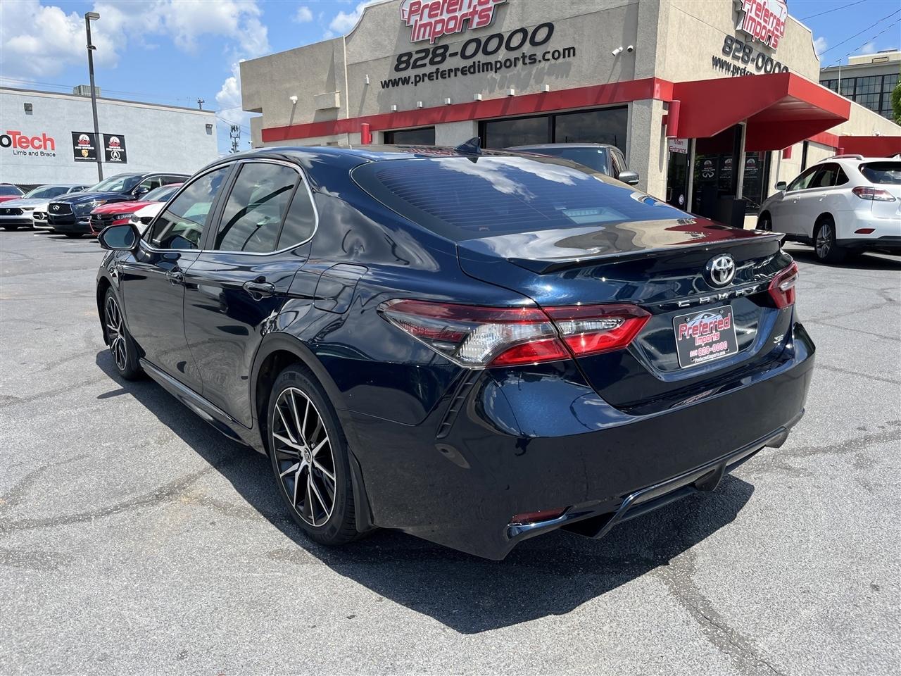 Toyota Camry  2021