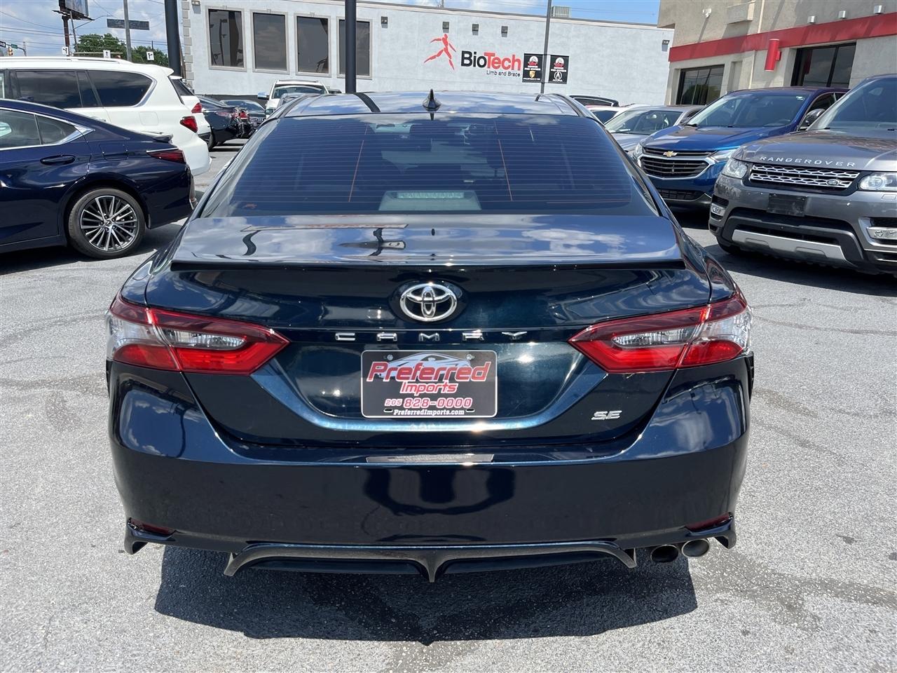 Toyota Camry  2021