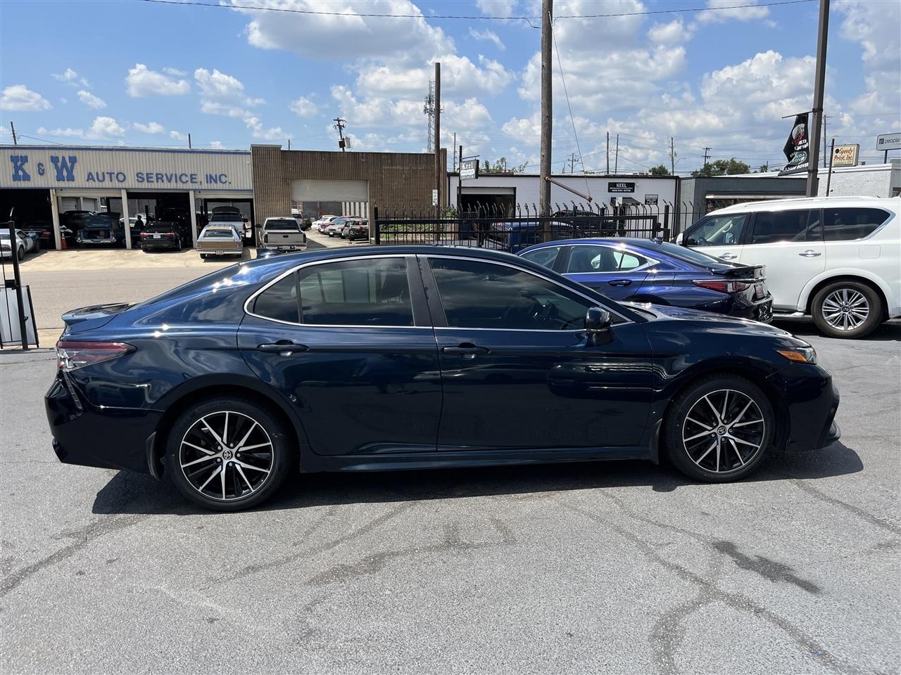 Toyota Camry  2021