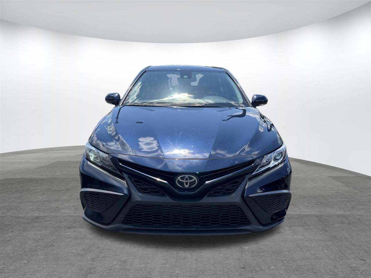Toyota Camry  2021