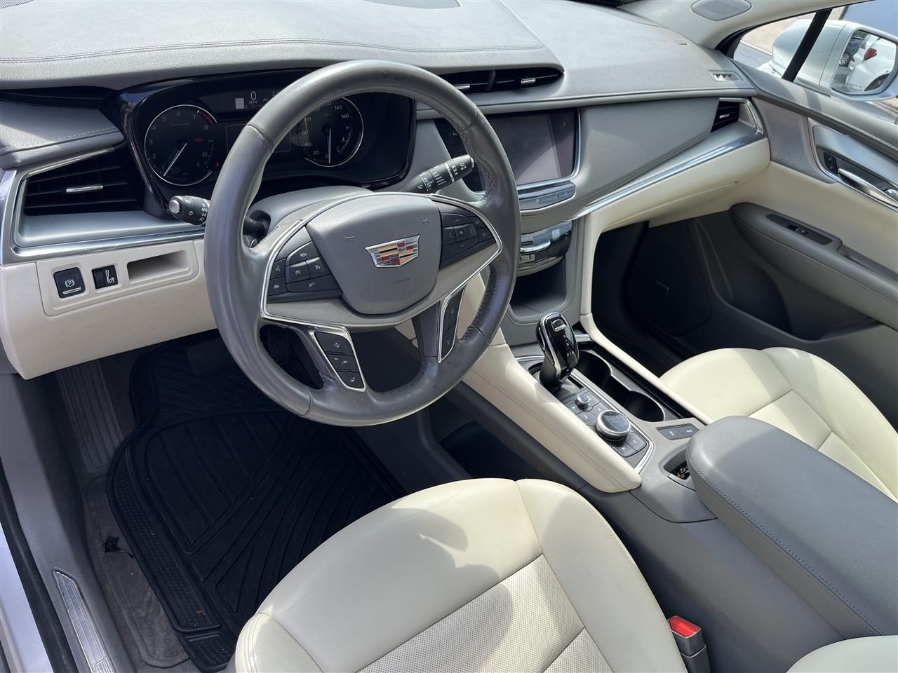 Cadillac XT5  2020