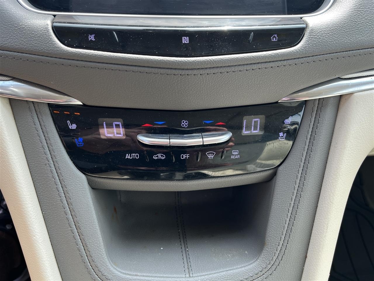 Cadillac XT5  2020