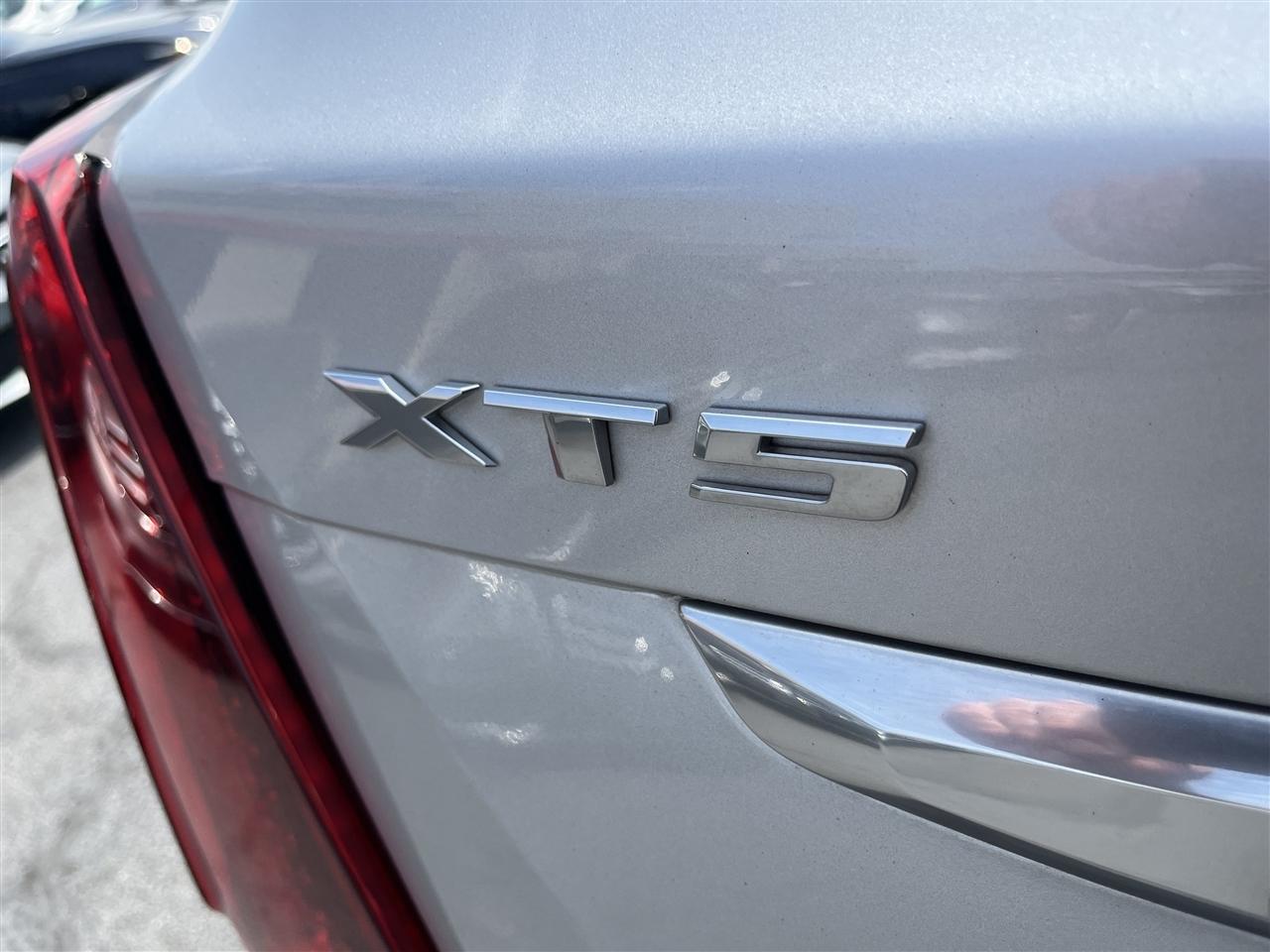 Cadillac XT5  2020