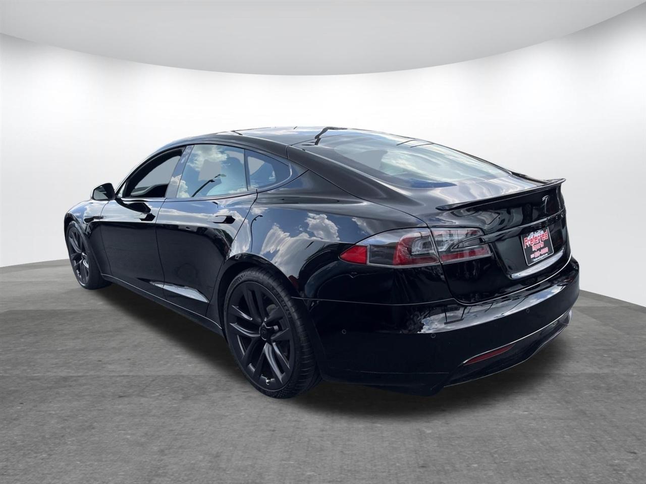 Tesla Model S  2022