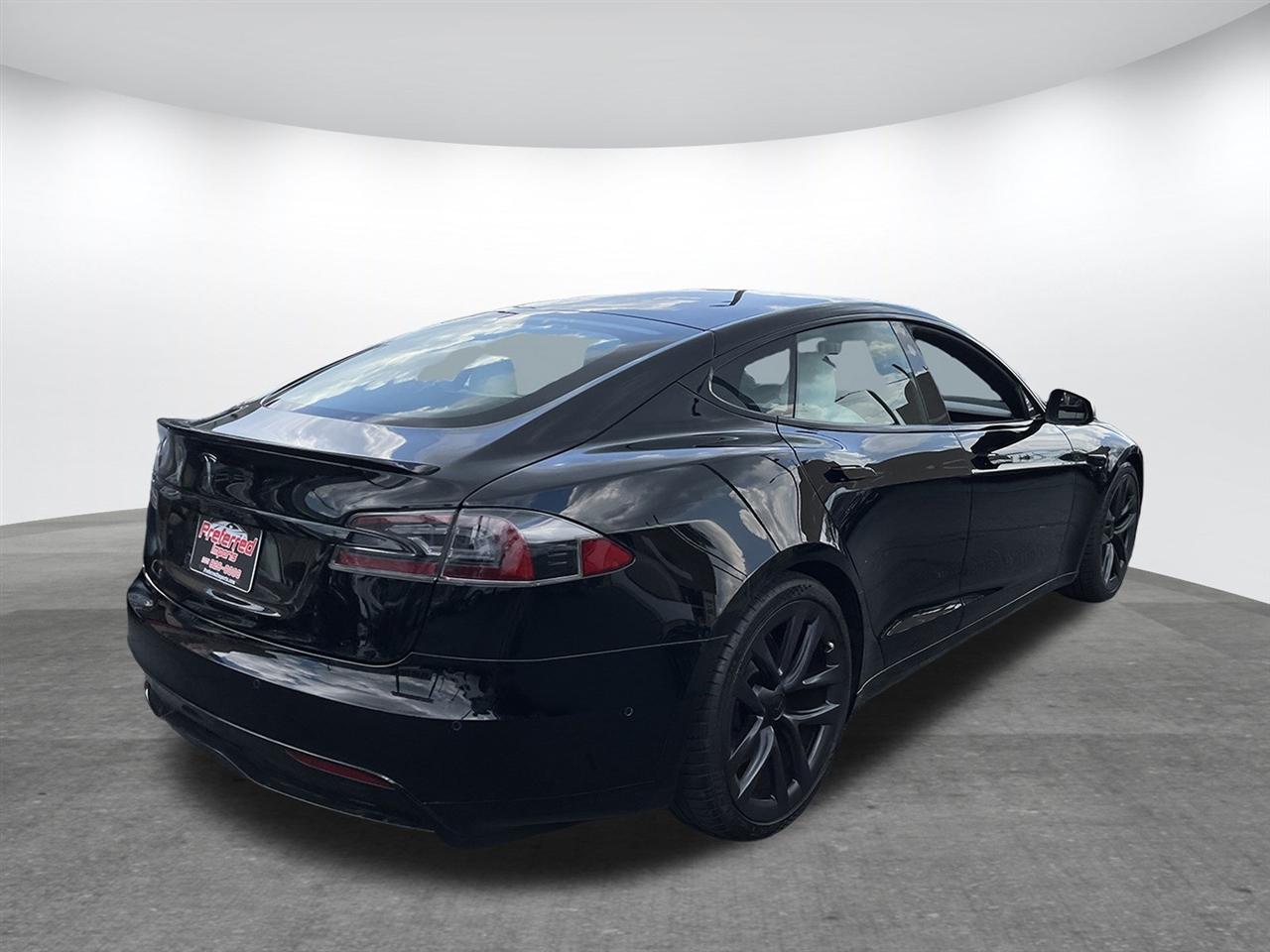 Tesla Model S  2022