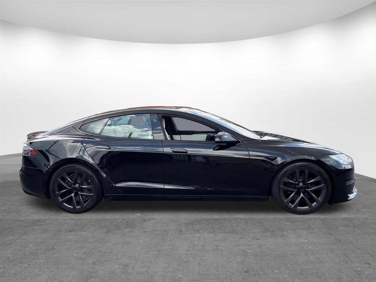 Tesla Model S  2022