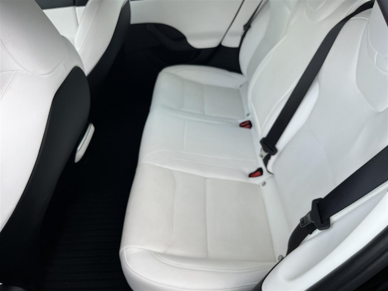 Tesla Model S  2022