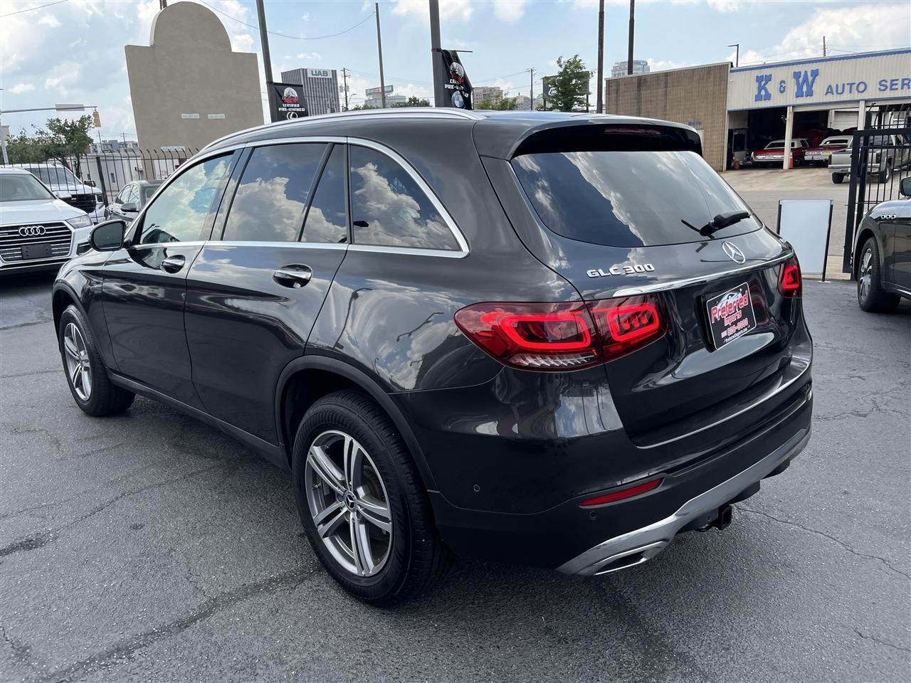 Mercedes-Benz GLC  2021