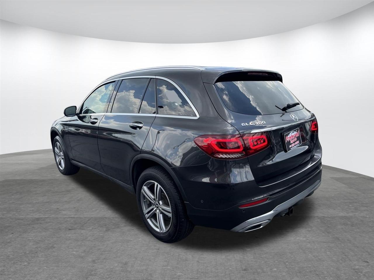 Mercedes-Benz GLC  2021
