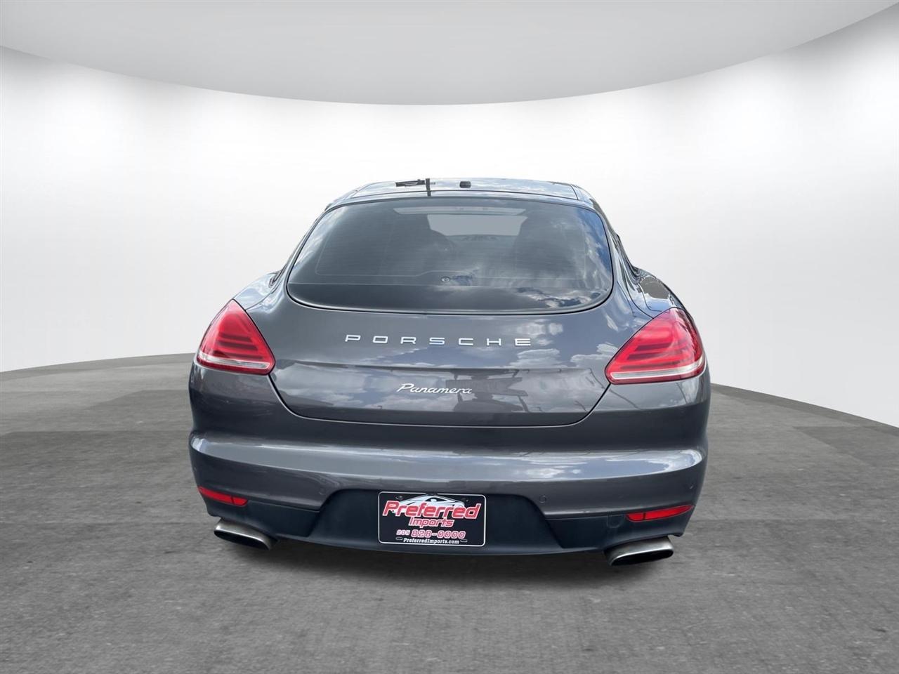 Porsche Panamera  2016