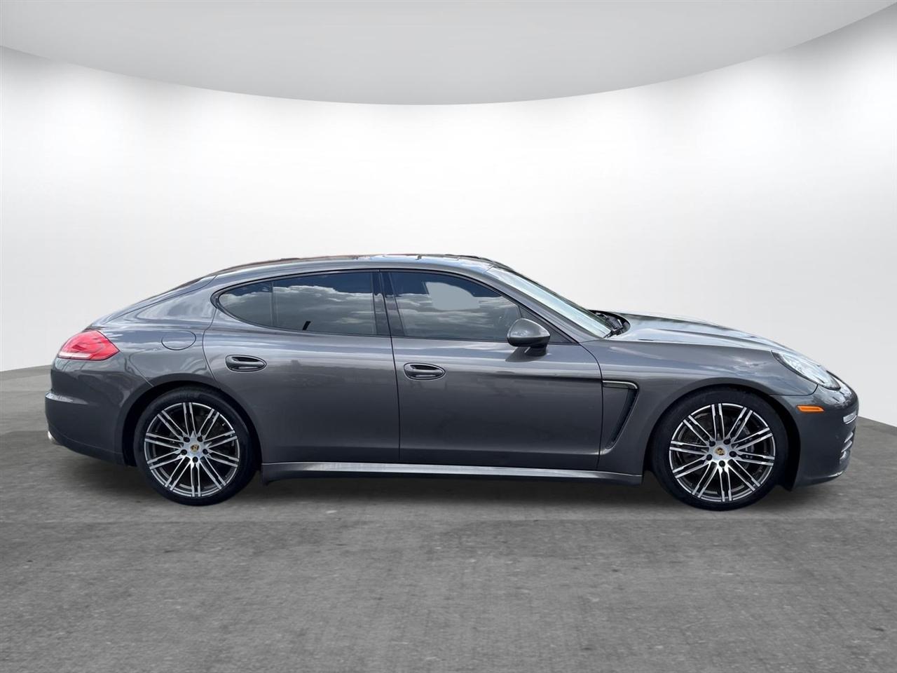 Porsche Panamera  2016