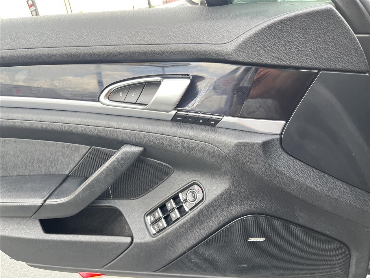 Porsche Panamera  2016