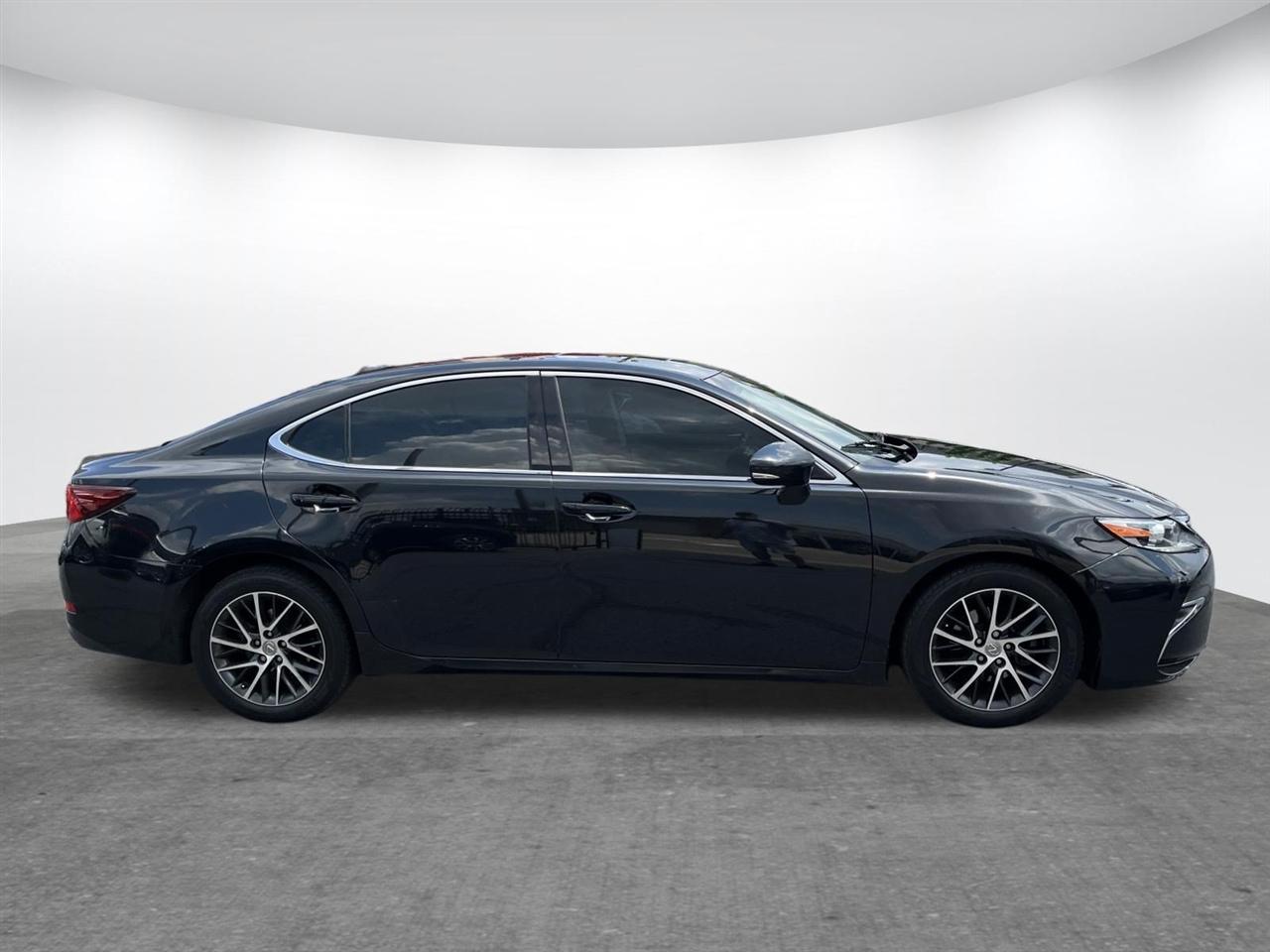 Lexus ES  2017