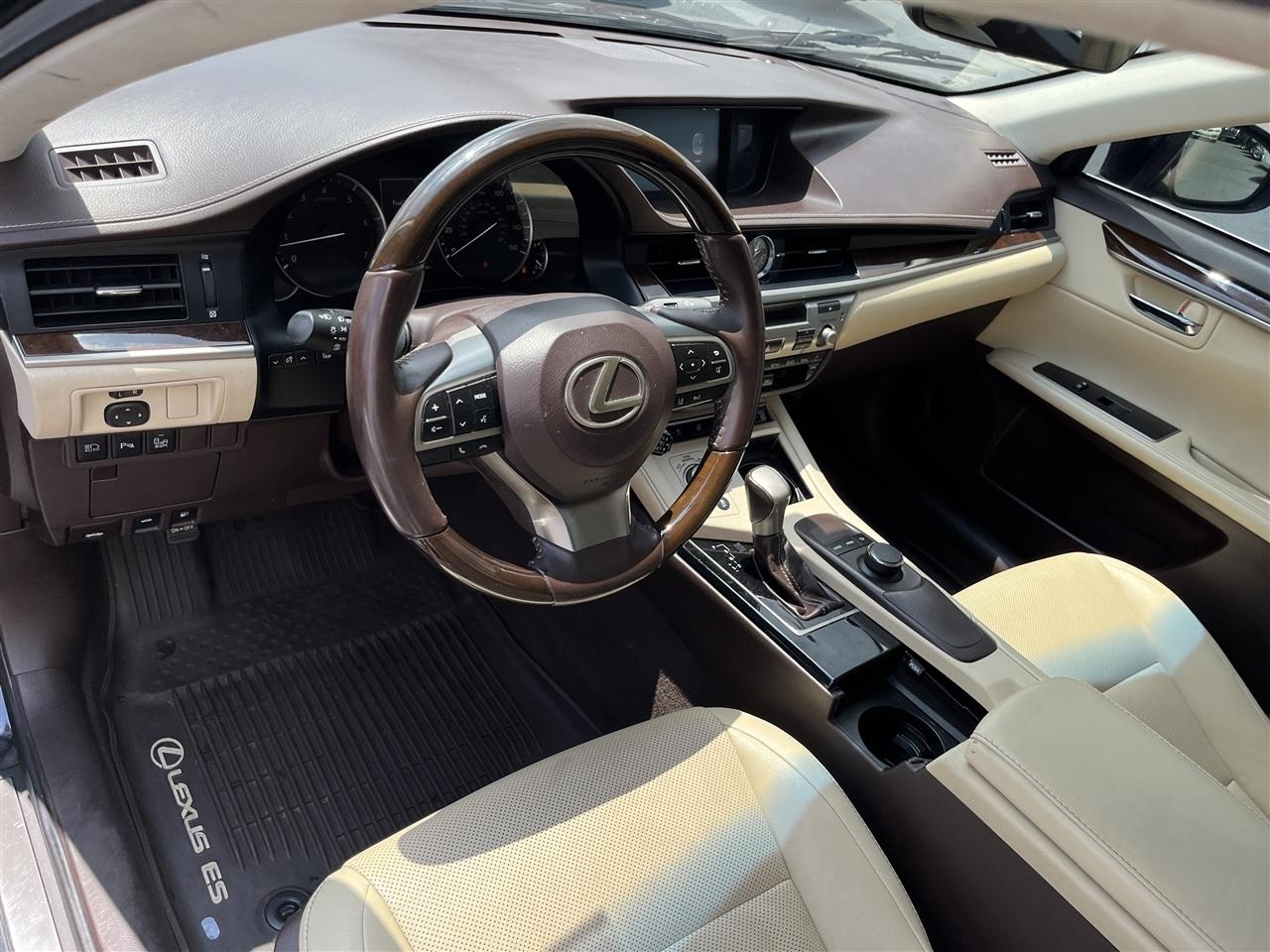 Lexus ES  2017