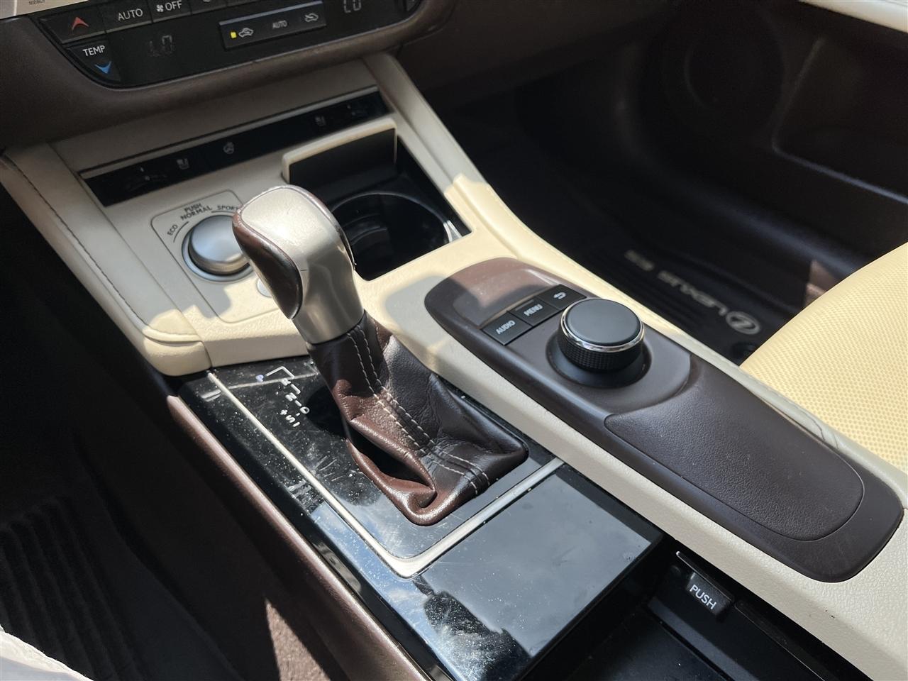 Lexus ES  2017