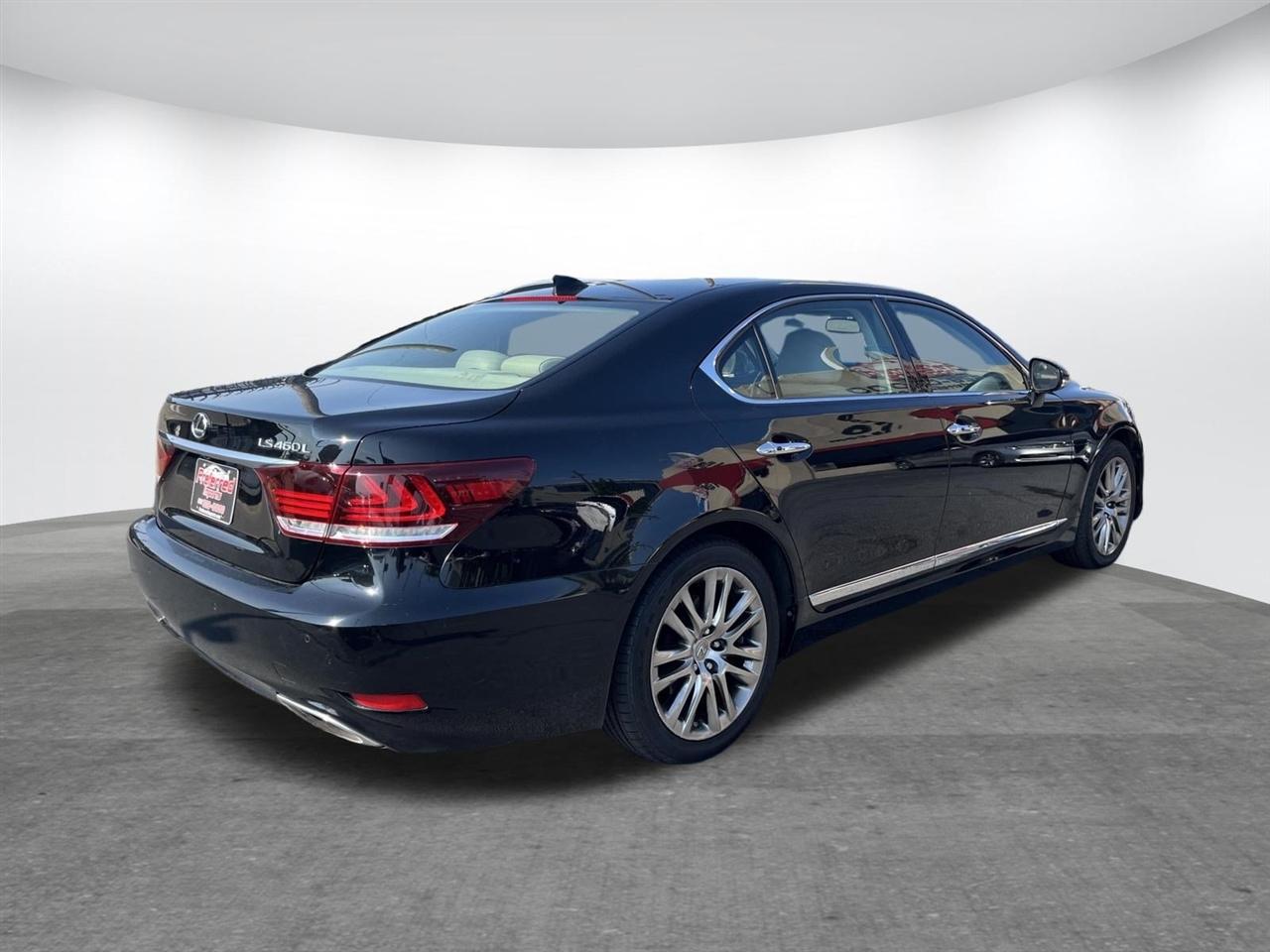 Lexus LS 460  2016