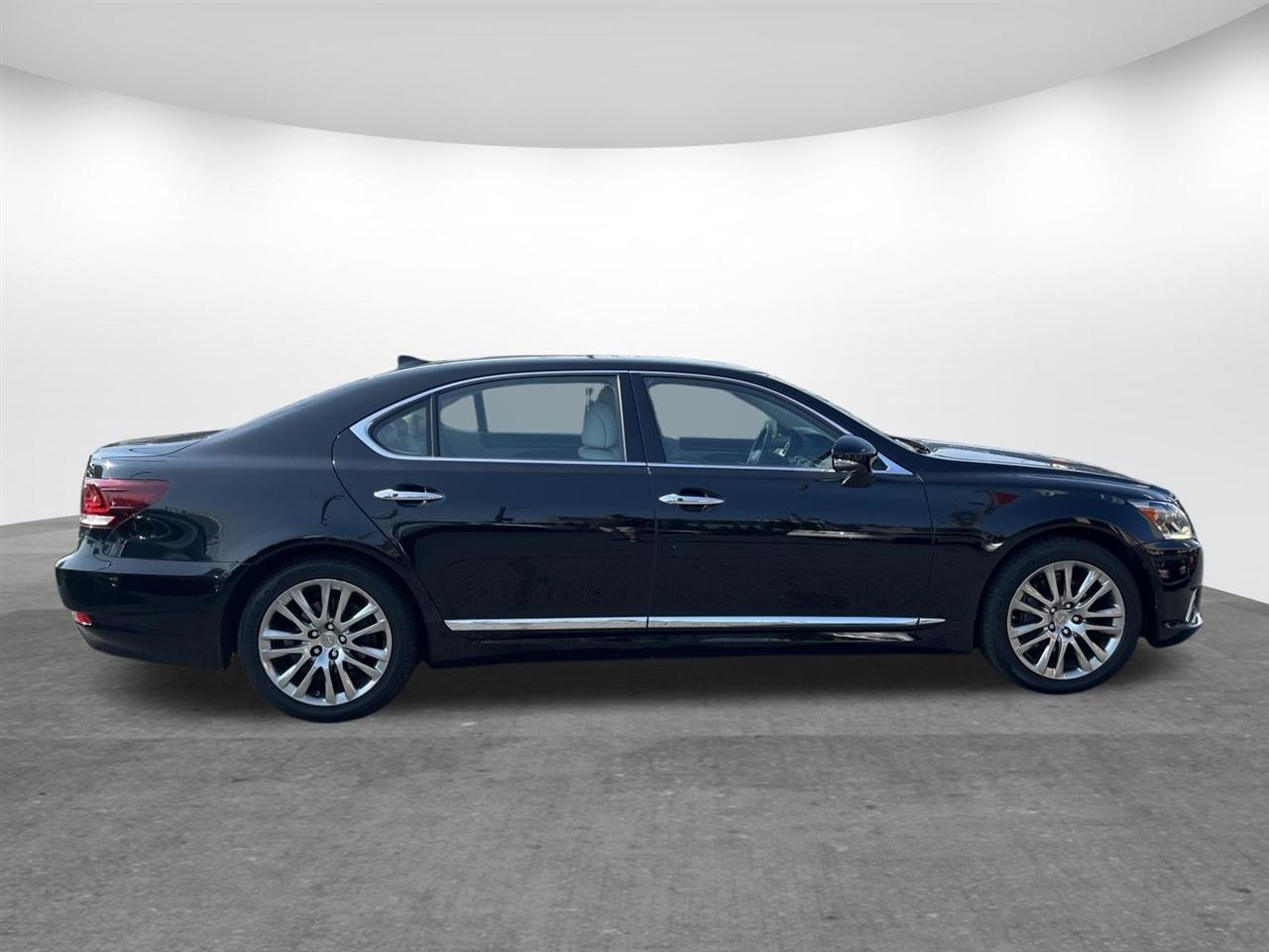 Lexus LS 460  2016