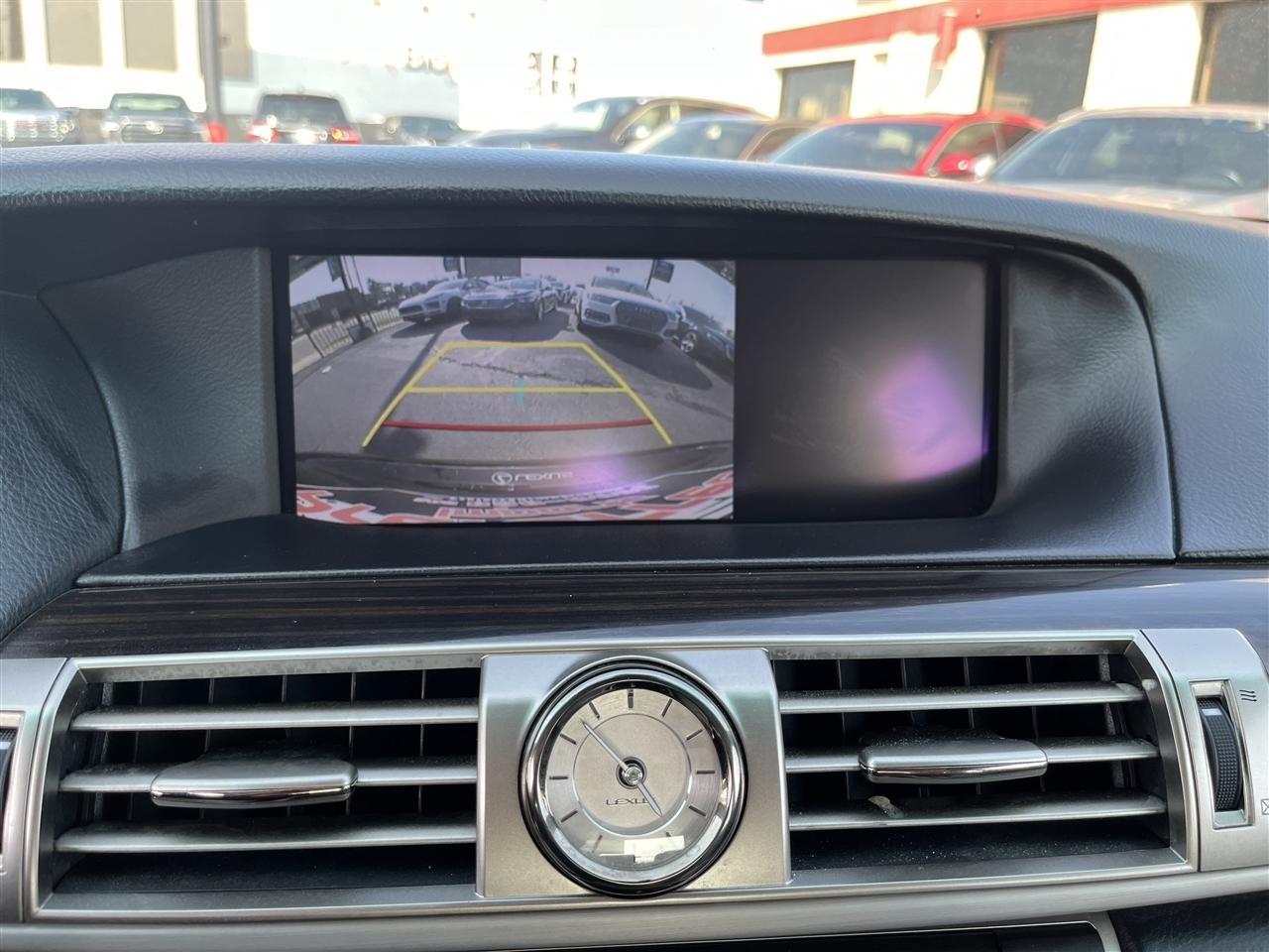 Lexus LS 460  2016