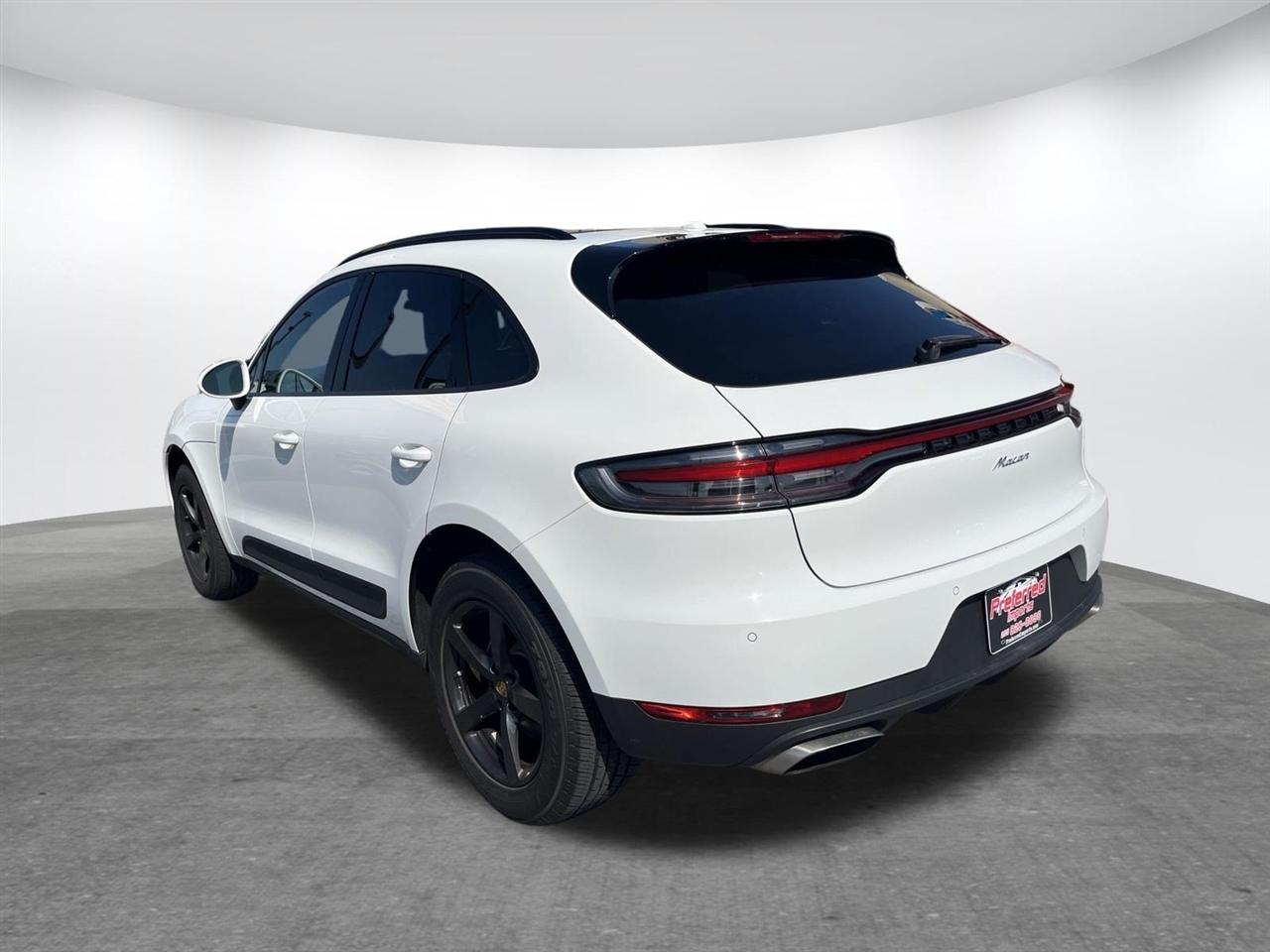 Porsche Macan  2021