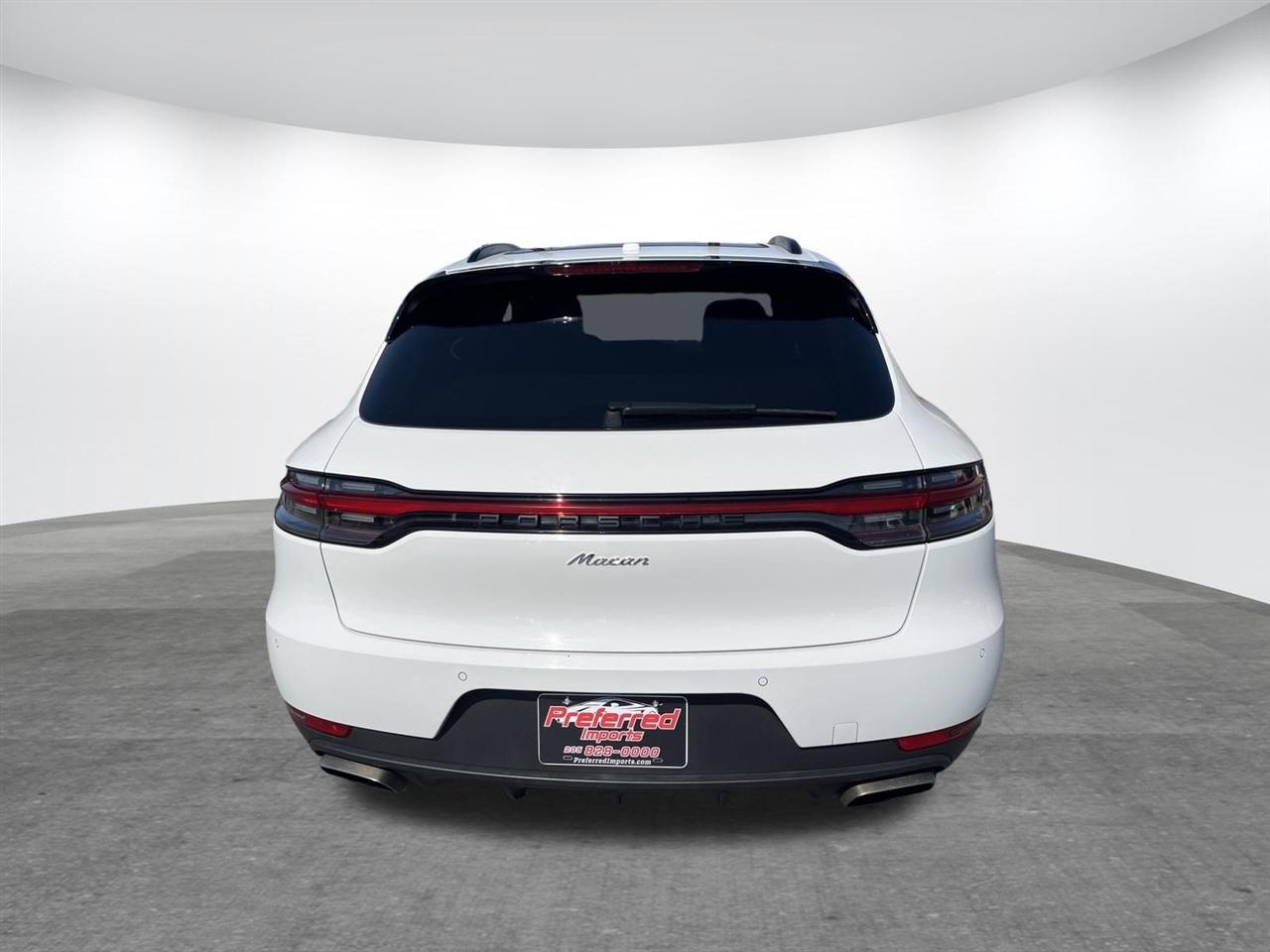 Porsche Macan  2021