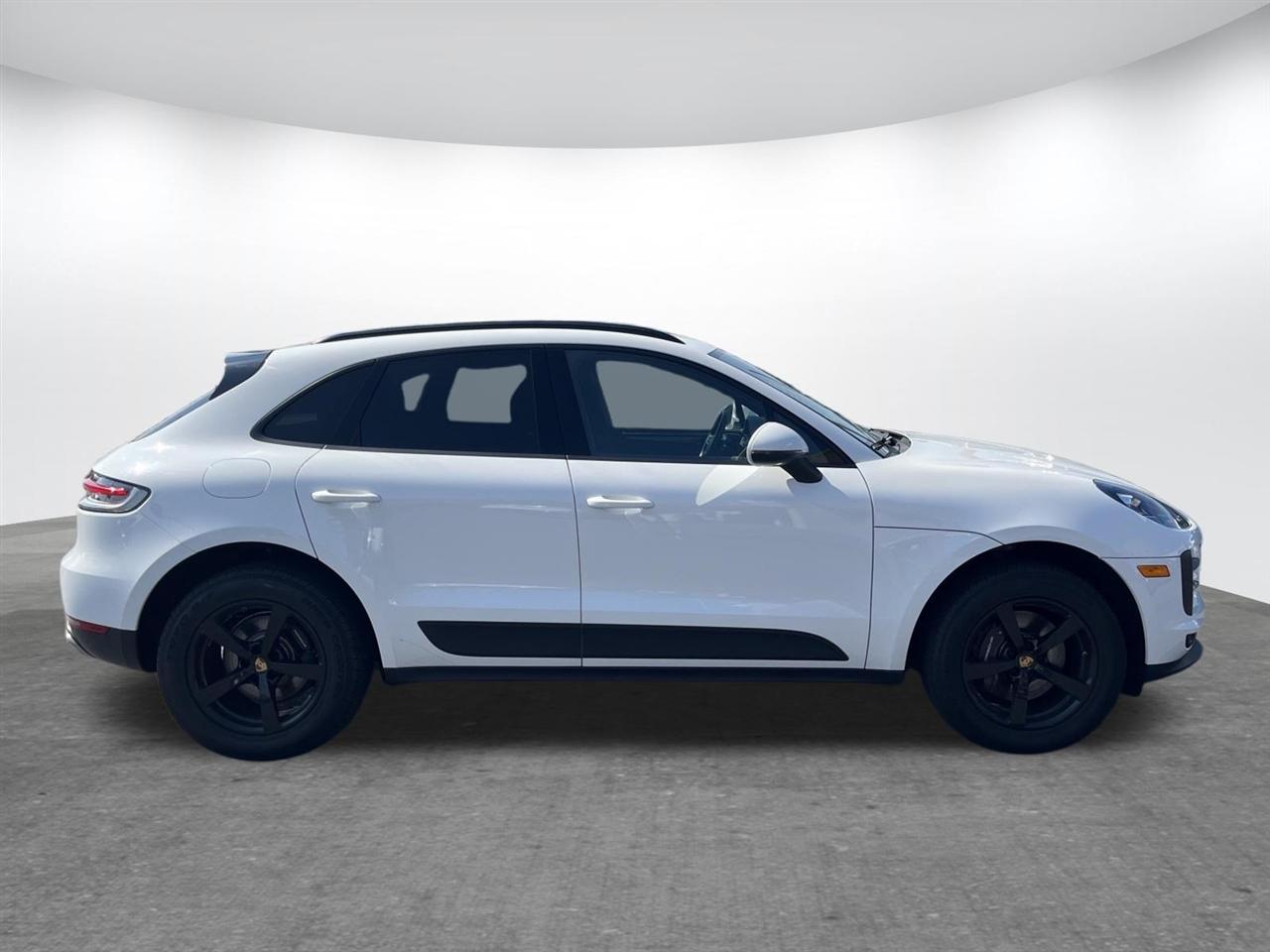 Porsche Macan  2021