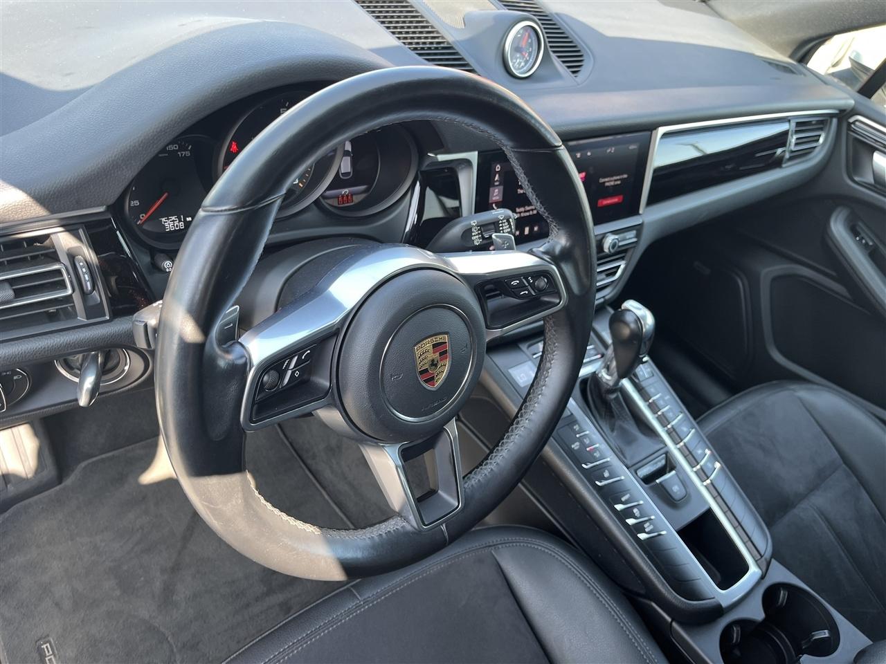 Porsche Macan  2021