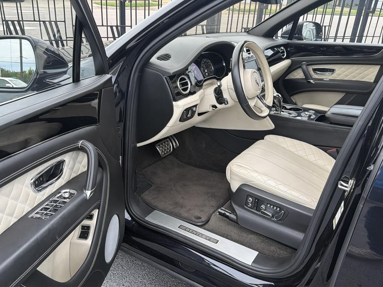 Bentley Bentayga  2017