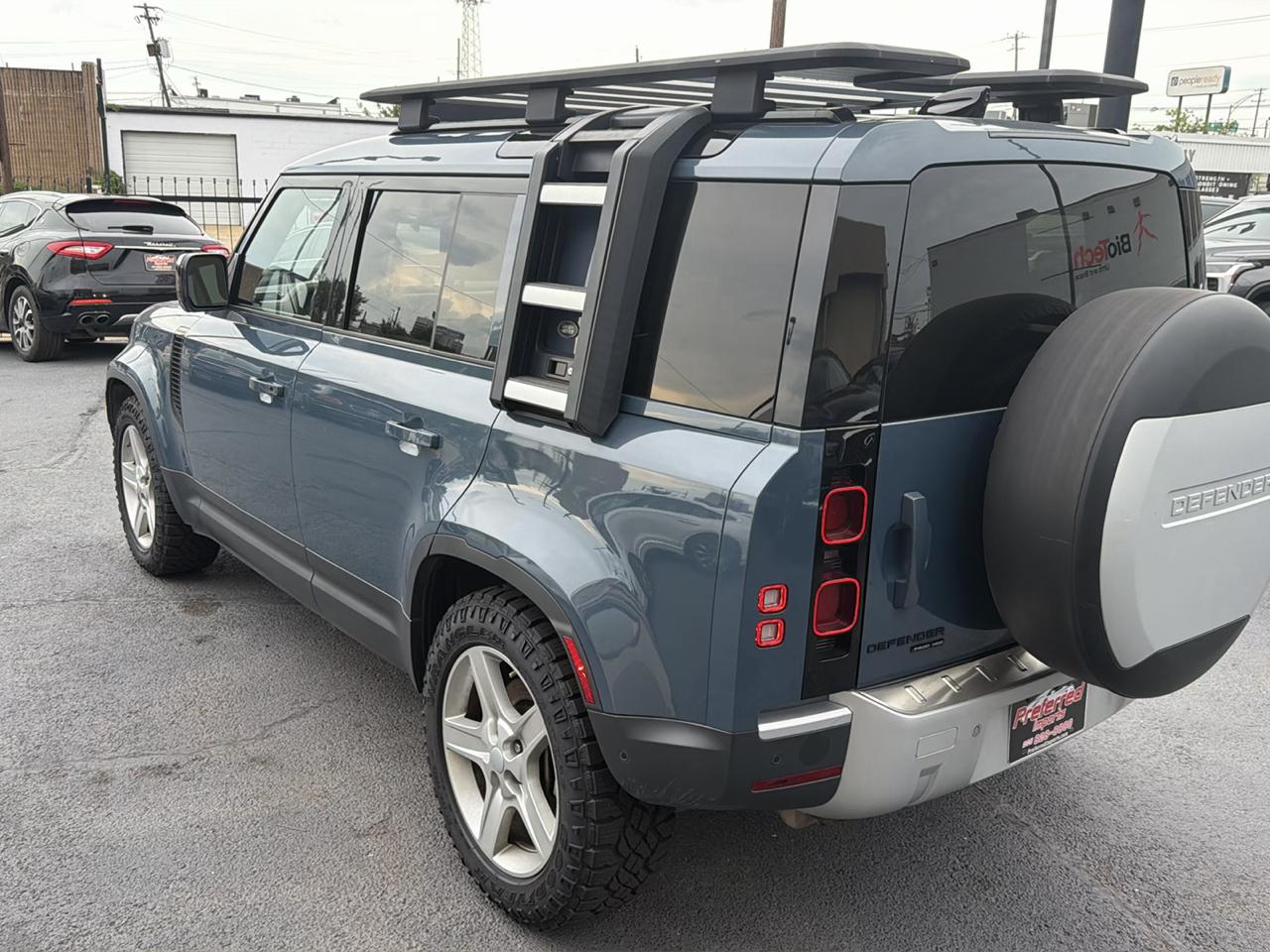 Land Rover Defender  2020