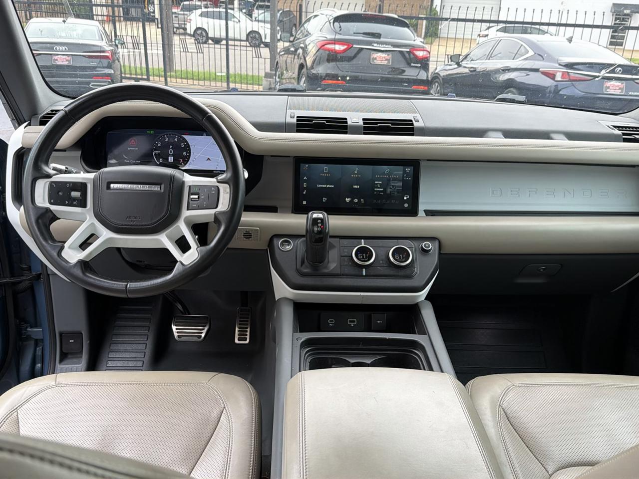 Land Rover Defender  2020