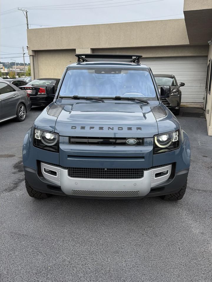Land Rover Defender  2020