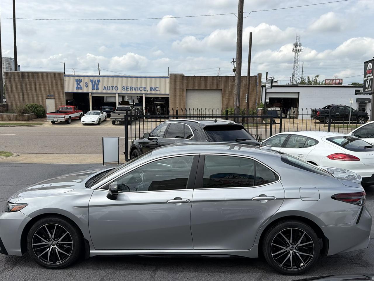 Toyota Camry SE 2022