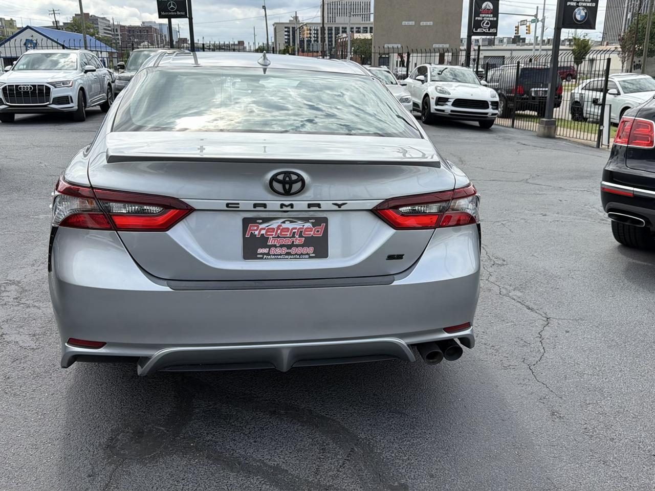 Toyota Camry SE 2022