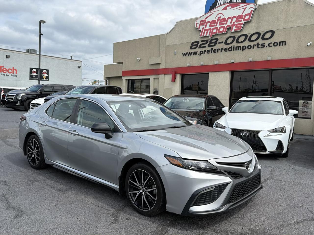Toyota Camry SE 2022