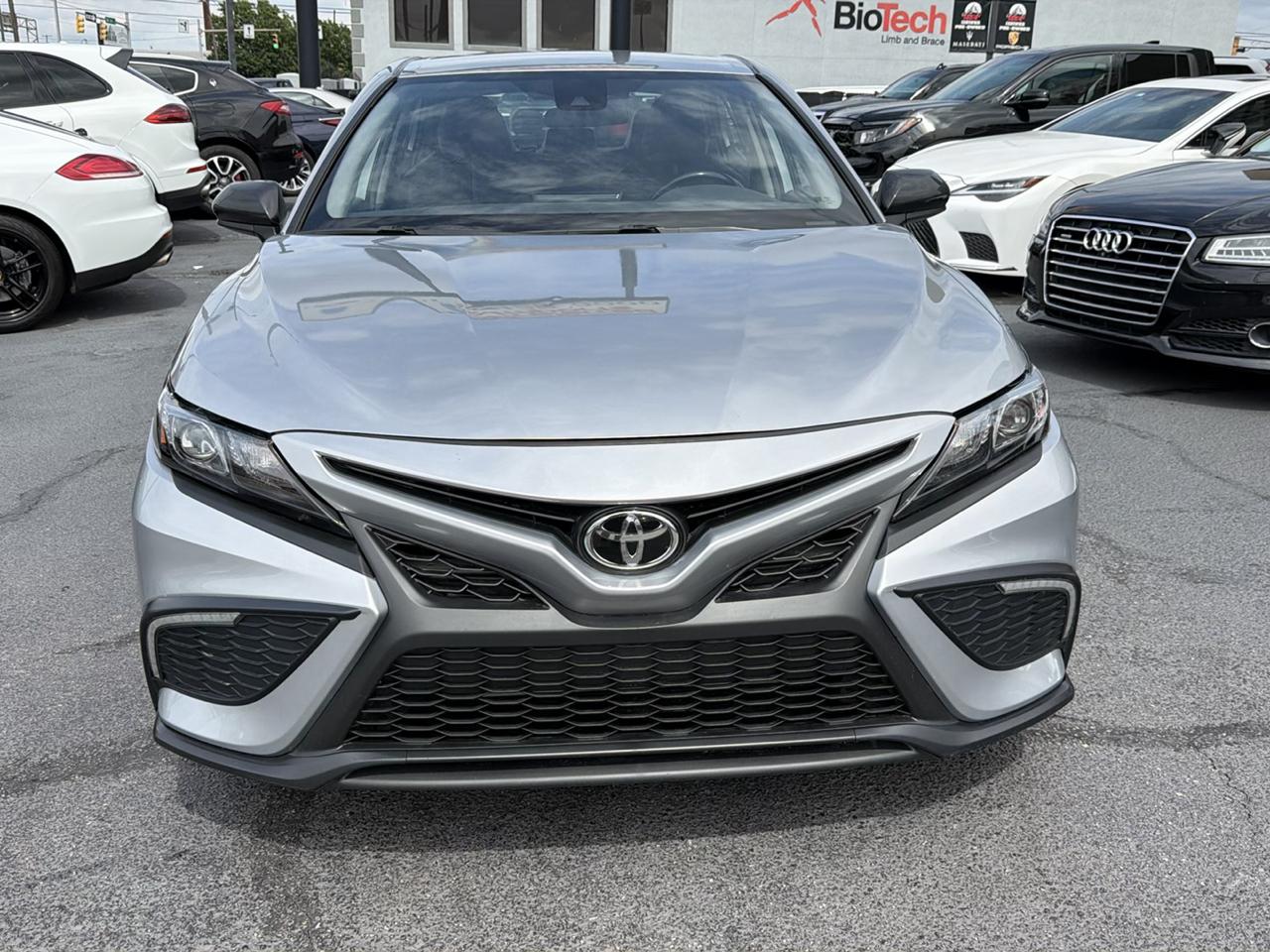 Toyota Camry SE 2022