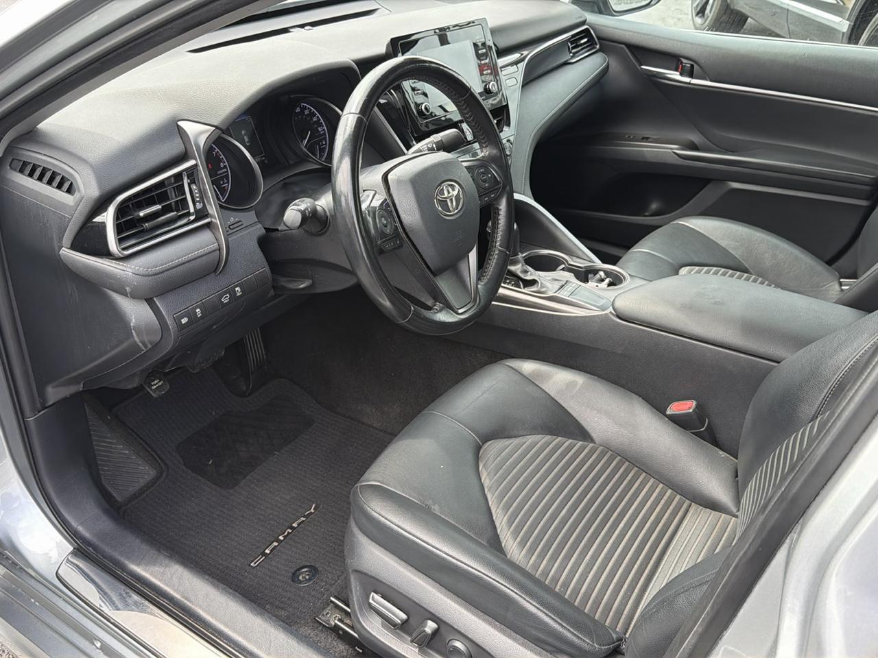 Toyota Camry SE 2022