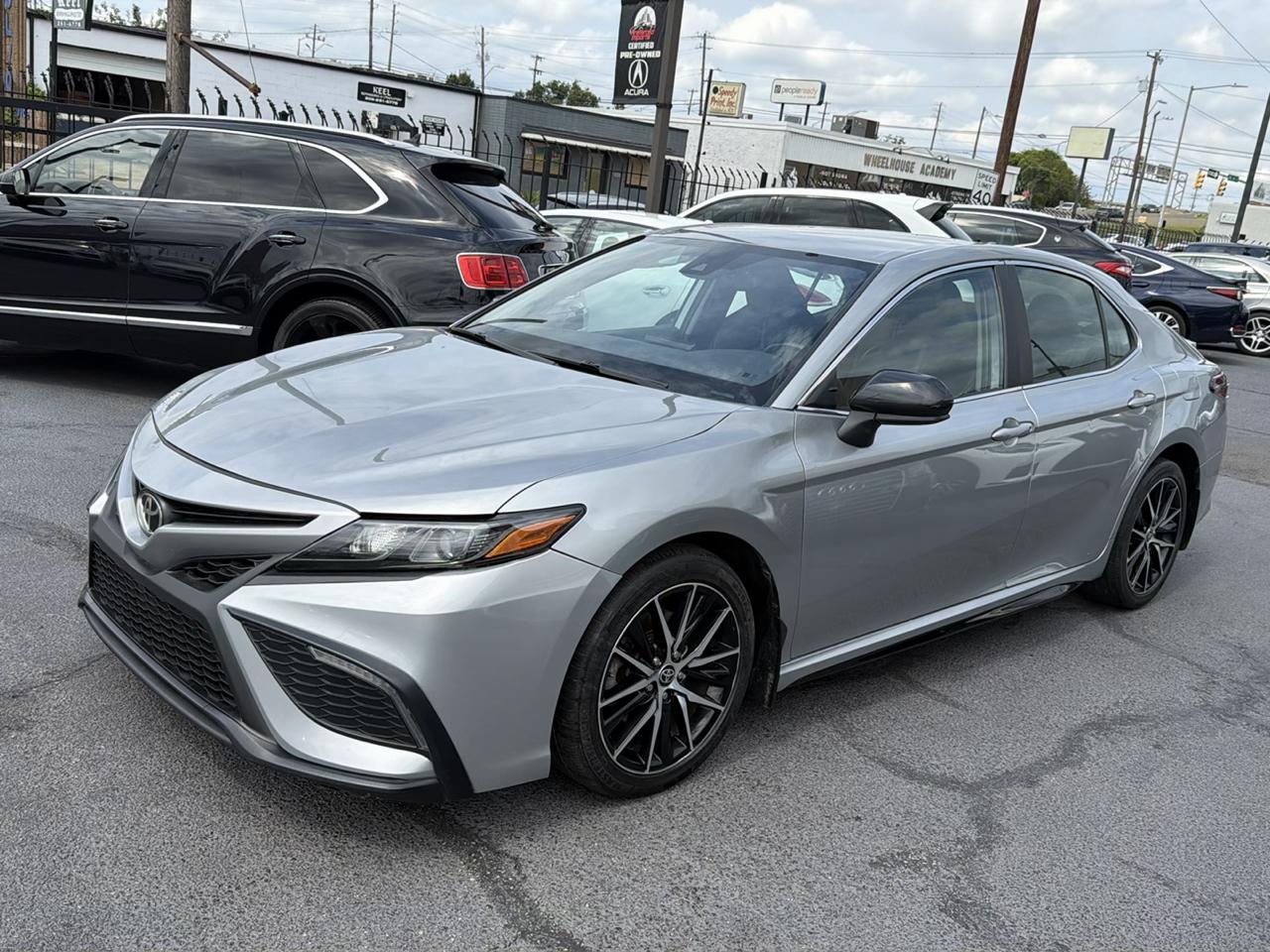 Toyota Camry SE 2022