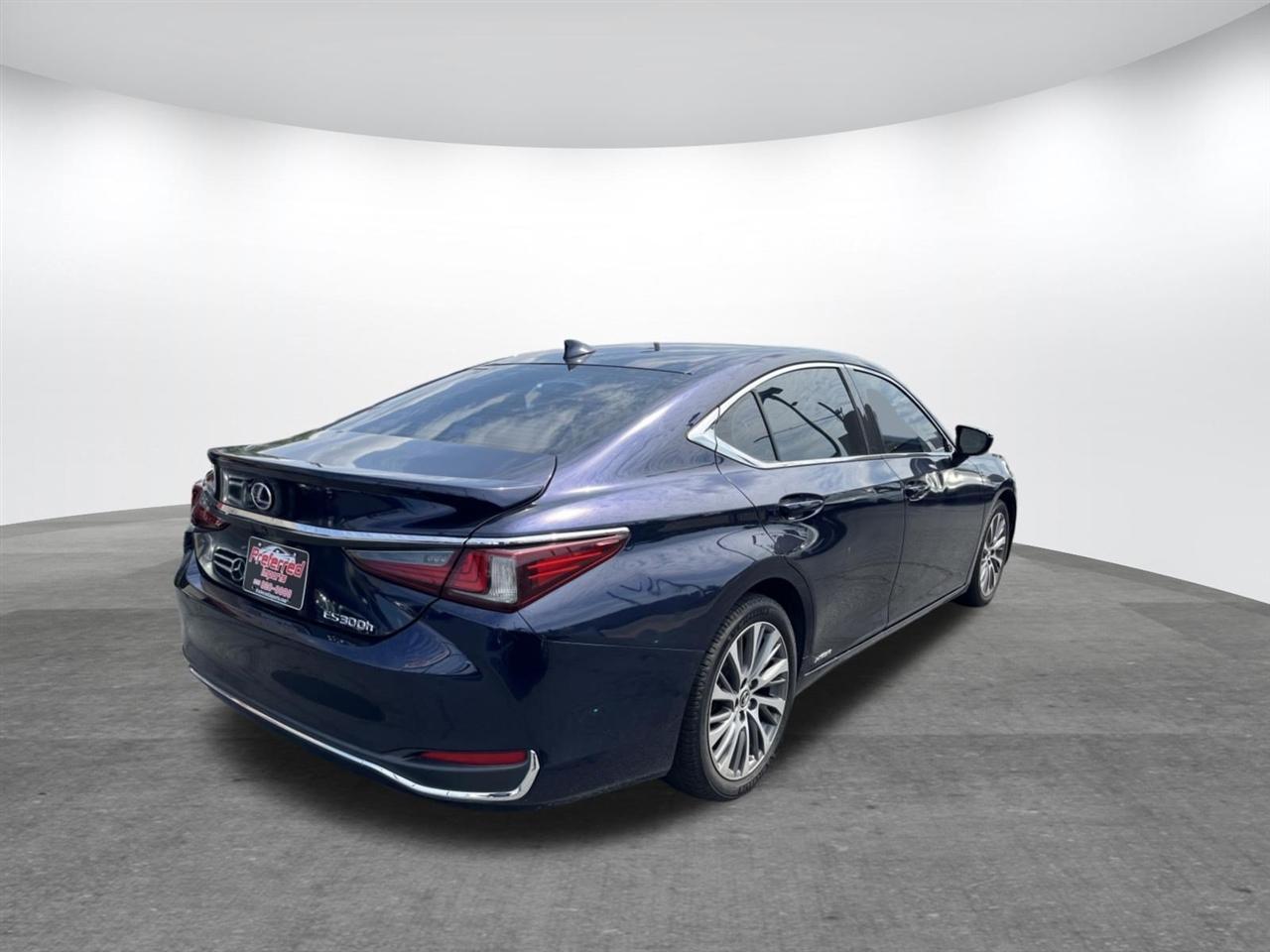 Lexus ES  2019