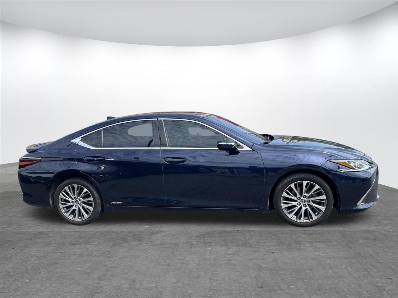 Lexus ES  2019