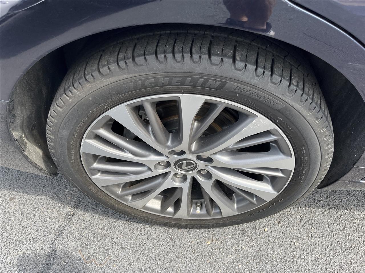 Lexus ES  2019