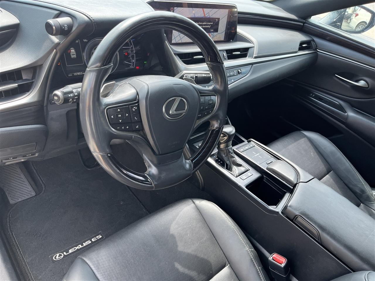 Lexus ES  2019