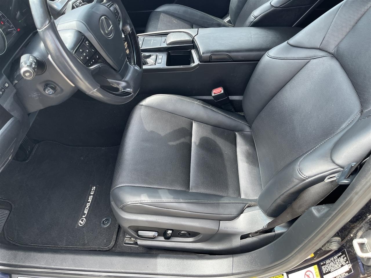 Lexus ES  2019