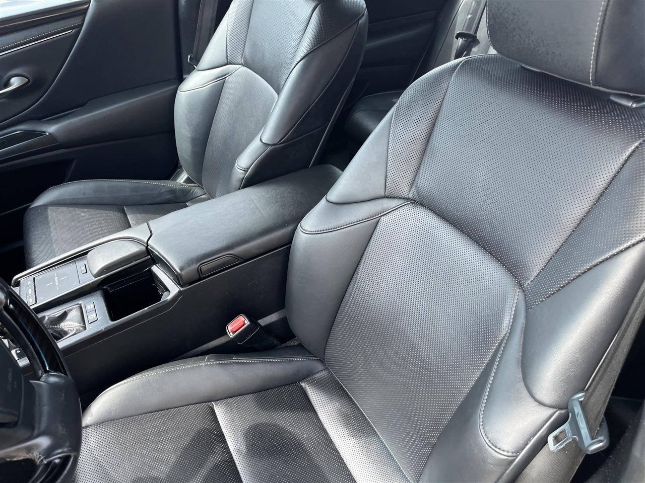 Lexus ES  2019