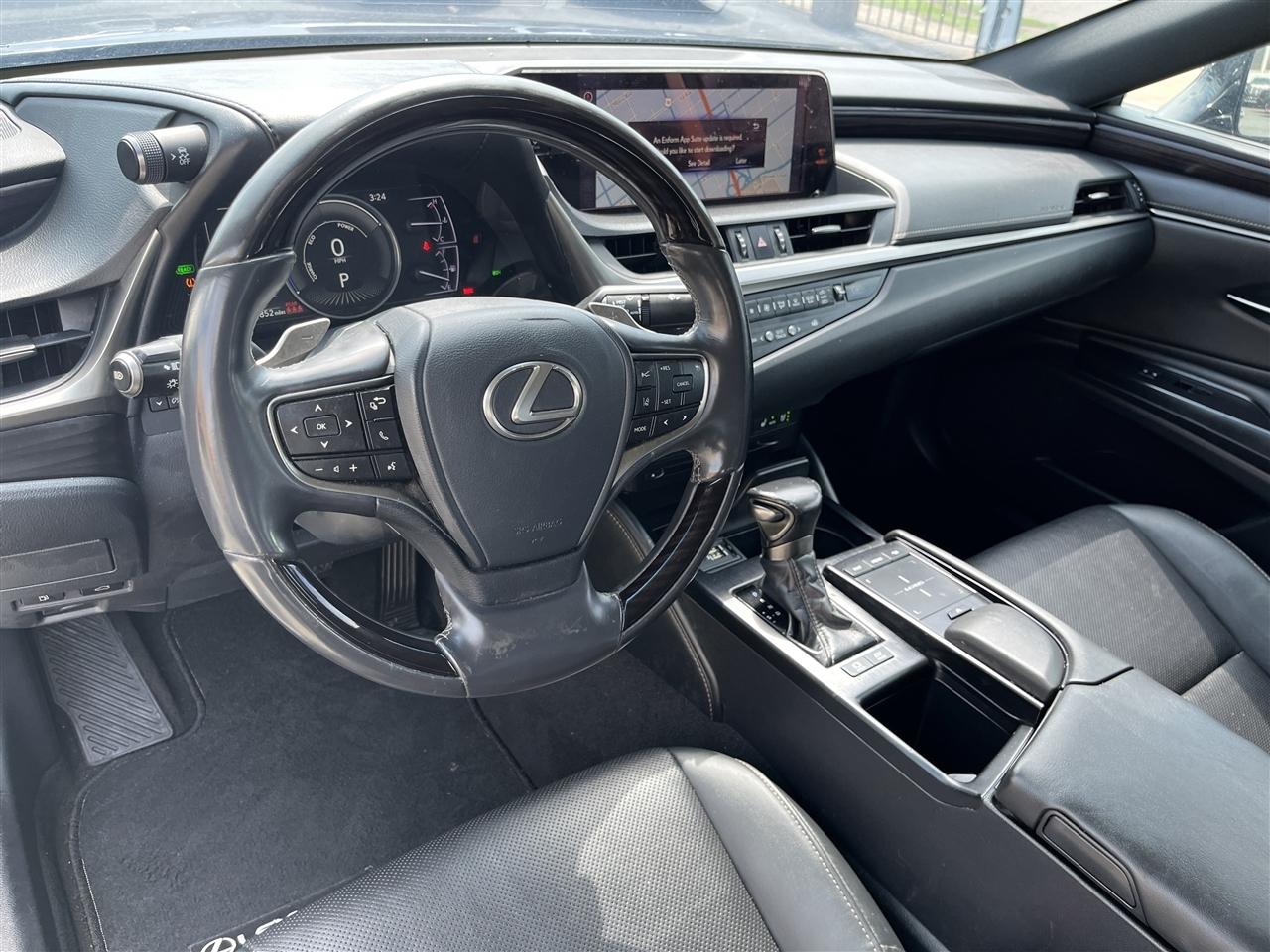 Lexus ES  2019