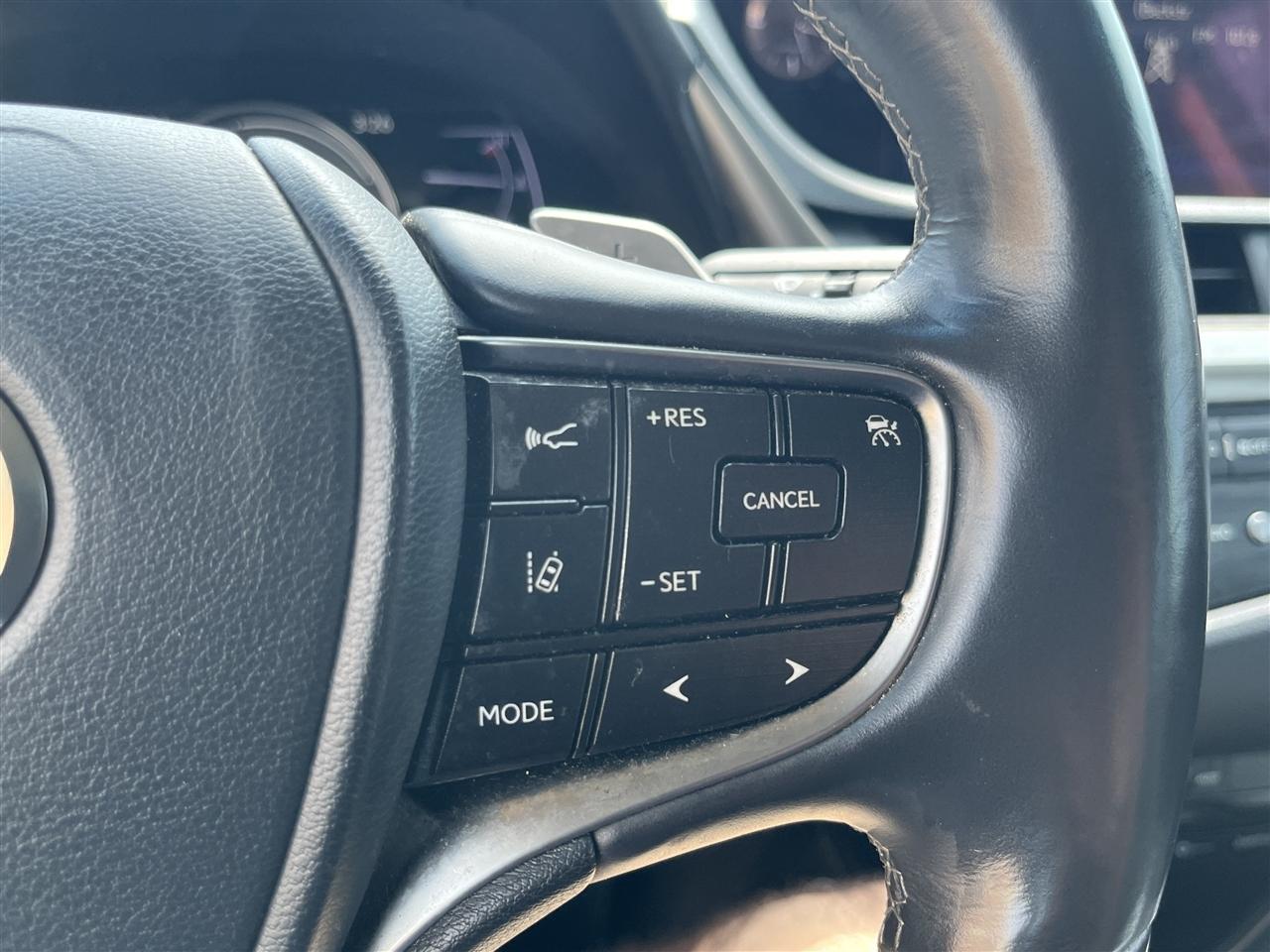 Lexus ES  2019